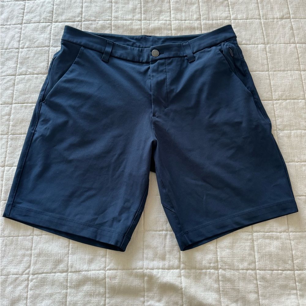 Lululemon Commission Shorts in True Navy - Size 32, Excellent Condition
